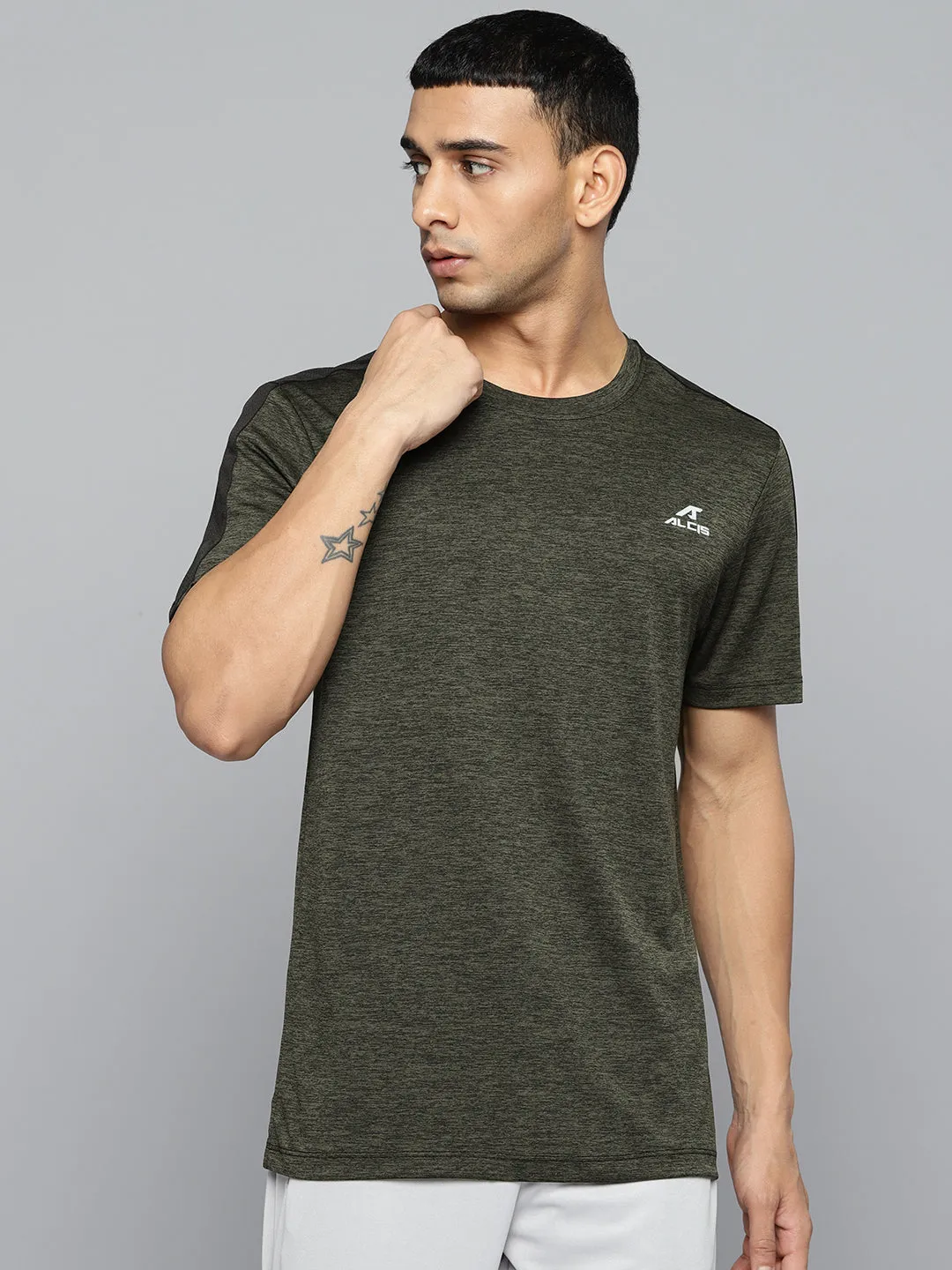 Alcis Men Olive Green Solid Slim Fit T-shirt