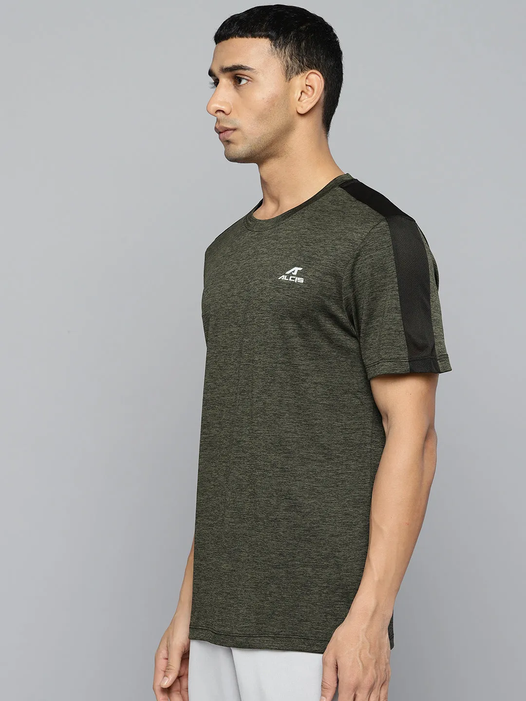 Alcis Men Olive Green Solid Slim Fit T-shirt