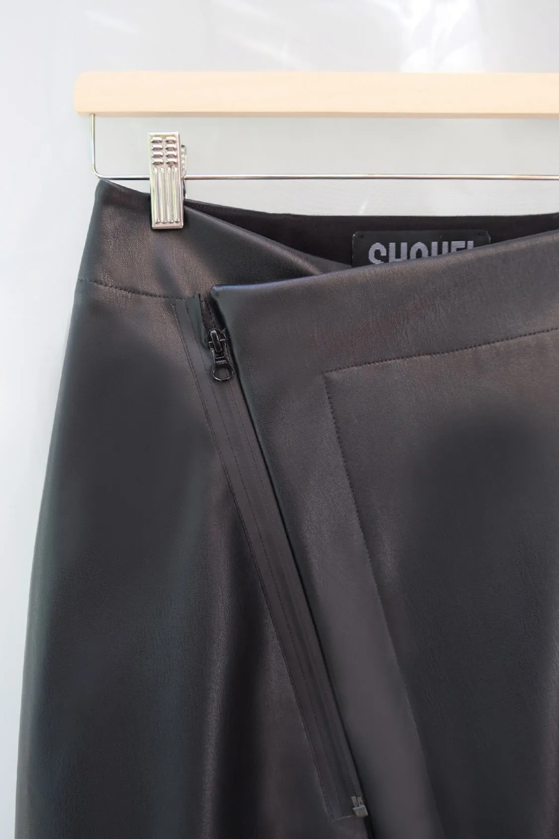 KAI SKIRT / vegan apple leather