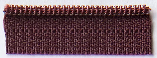 Raisin 14" Zipper